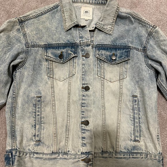 RIP CURL - Denim Jacket - Light Washed Trucker - Size M - Picture 2 of 3